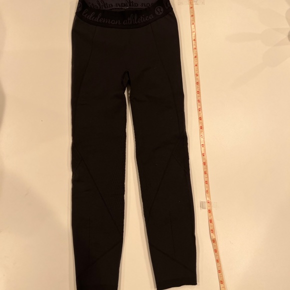 Lululemon Time Warp Tight Black, Black (6) - Picture 6 of 12